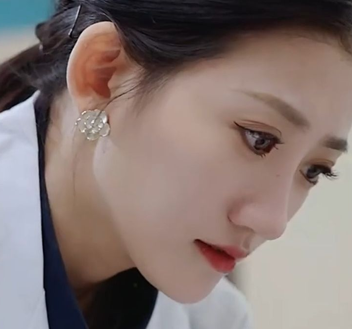 叶少的假面毒妻第01集