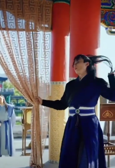 无敌废世子第01集